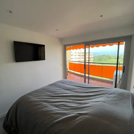 Appartement 2 Pieces Vue Mer, A Proximite De Tout Mandelieu Exterior foto